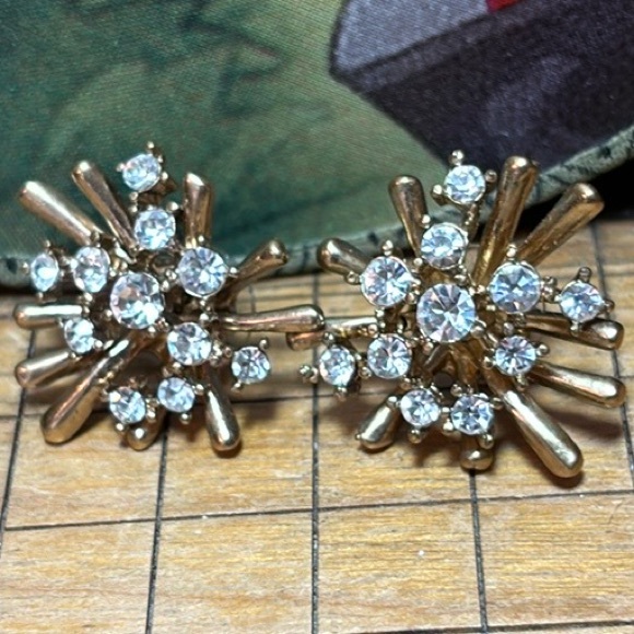 J. Crew Earrings 1”x1.5” Clear Crystal Gem Gold Starburst Fireworks GUC Elegant - Picture 7 of 9